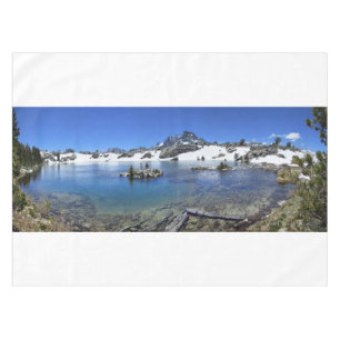 Mantel Pico de banner y lago de montaña - Sierra Nevada