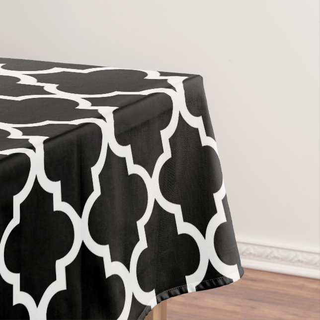 Mantel Quatrefoil blanco y negro teja el modelo (In Situ)