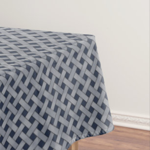 Mantel Ratán plateado trenzado gráfico sobre azul oscuro