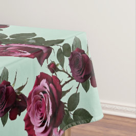 Mantel Rosas Ricas Purpura Y Rojo Intenso Sobre Un Verde 