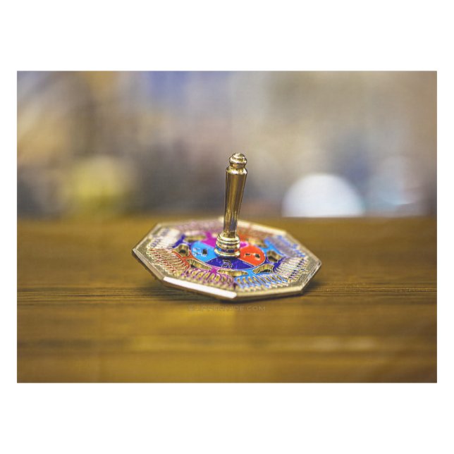Mantel SlipperyJoe Hanukkah dreidel gift octagonal base b (Frente (Horizontal))