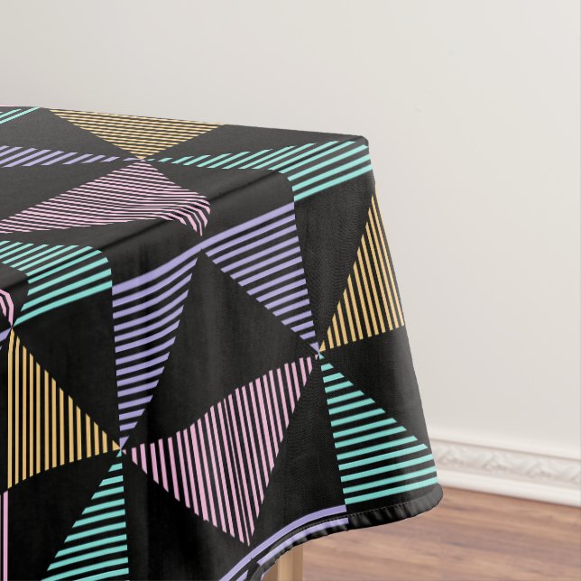 Mantel Stylish Abstract Geometric Print – Modern Trendy (In Situ)