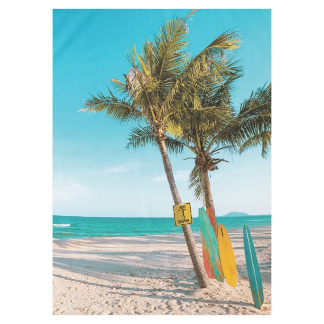 Mantel Surf board en la playa tirando almohada (Anverso)