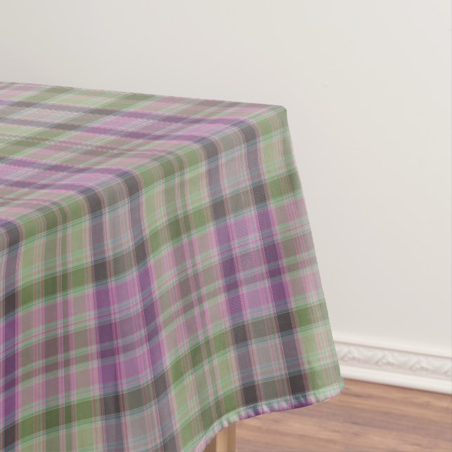 Mantel Tartan clásico verde y lila.  (In Situ)