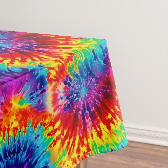 Mantel Tie Dye Rainbow Swirl Tableclol (In Situ)