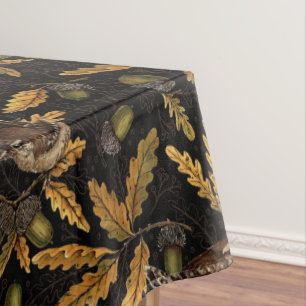 Mantel Wrens y bellotas sobre negro