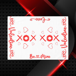 Mantel XOXO de San Valentín con corazones en rojo |