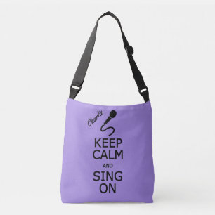 Mantener la calma y cantar en las bolsas de nombre
