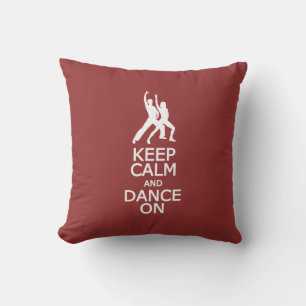 Mantener la calma y la danza en la almohada de lan