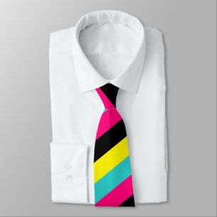 Mantener o diseñar su propia corbata :-)