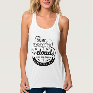 Mantener o diseñar su propio tanque de camisetas