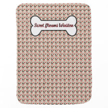 Dachshund soñando con huesos y pulseras