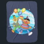 Mantita Para Bebé Globos de Bert y Ernie Birthday<br><div class="desc">¡Echa un vistazo a este ilustracion de Bert y Ernie con globos de cumpleaños coloridos!</div>
