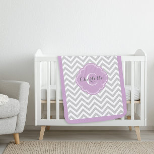Mantita Para Bebé Monograma de Chevron gris y púrpura