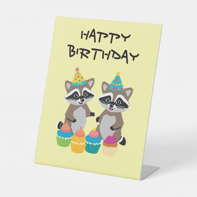mapaches y señal de cumpleaños con pastelito en am (Anverso)