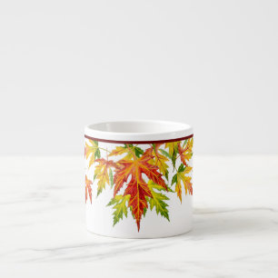 Maple plateado en una taza de espresso