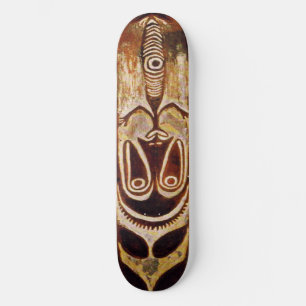 Maqueta de skateboard con escudo tribal Maorí