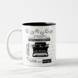 Máquina de vinilo con dos tazas de café