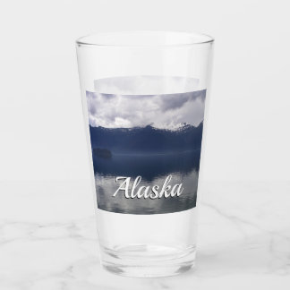 Mar de Alaska en tonos azules