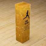 Marathon Runner Monograma Caja de Regalo con Guión<br><div class="desc">Cuando compras una caja de regalo de vino, estás dando más que solamente el propio vino; estás ofreciendo una experiencia — los recuerdos, los sabores, el zumbido — de beber ese vino, y también la alegría que viene con hacerlo. No es una sorpresa a menos que salga de una caja...</div>