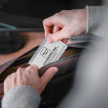 Marca comercial blanca en estuche con tarjeta de v<br><div class="desc">Marca de negocios blanca en el funda de tarjetas de personalizable. Personalizar de ello subiendo el logotipo de tu empresa y escribiendo el nombre, la dirección, el número de teléfono, el correo electrónico y el sitio web o la página de medios sociales de tu empresa. Personalizar que anuncie su negocio...</div>
