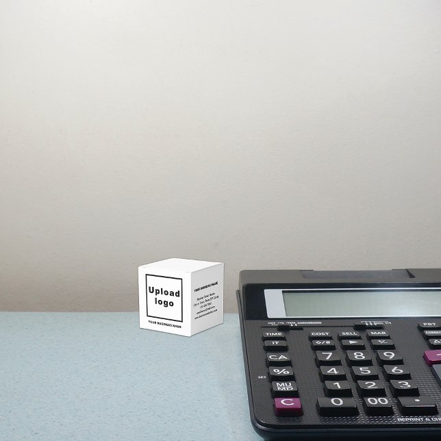 Marca comercial en caja blanca pequeña (Build brand name awareness. Your business brand on small size white classic favor box.)