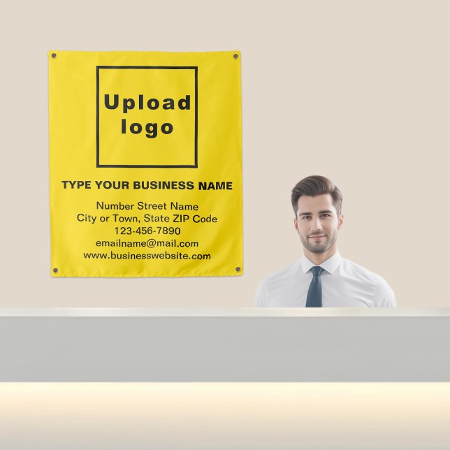 Marca comercial en tapiz amarillo (Business brand on yellow tapestry in reception.)