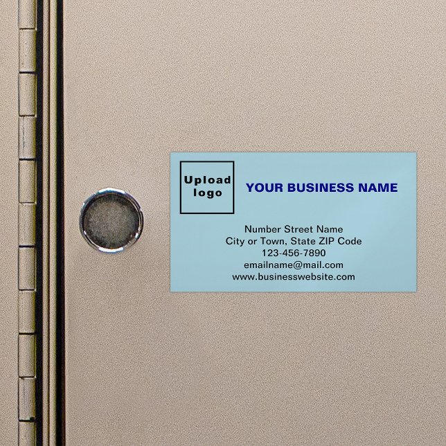Marca comercial en tarjeta magnética azul ligera p (Light blue magnetic business card with your business brand)