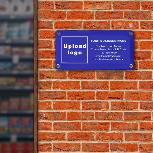 Marca comercial en una pequeña pancarta azul (Small blue banner with your business brand)