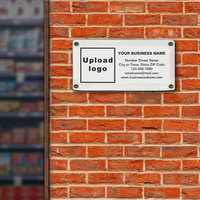 Marca comercial en una pequeña pancarta blanca (Small white banner with your business brand)