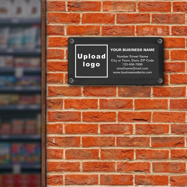 Marca comercial en una pequeña pancarta negra (Small black banner with your business brand)