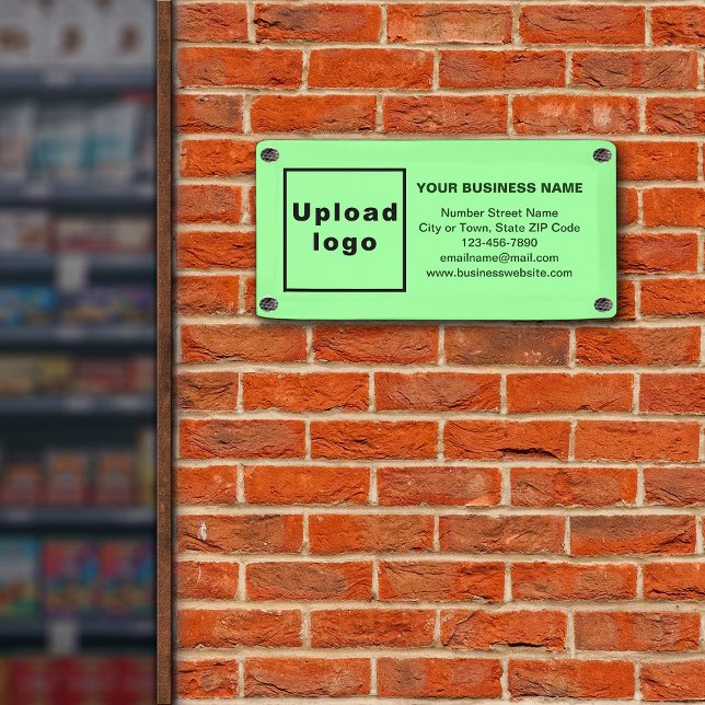 Marca comercial en una pequeña pancarta verde clar (Small light green banner with your business brand)