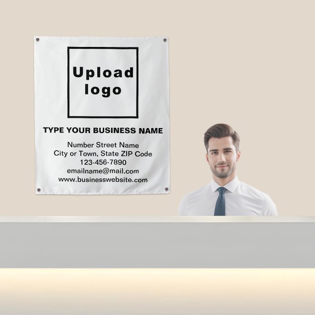 Marca comercial sobre tapiz blanco (Business brand on white tapestry in reception.)