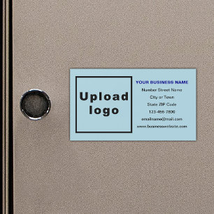 Marca comercial sobre tarjeta magnética azul claro