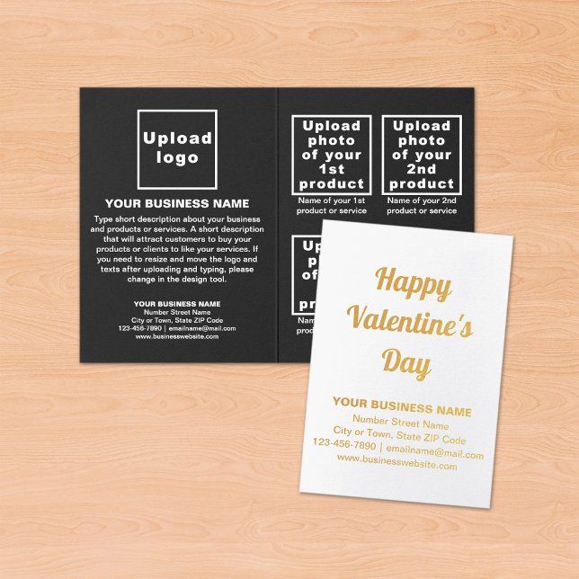 Marca de negocios negra en tarjeta de Relieve meta (Black business brand with products on Valentine folded foil card on table.)