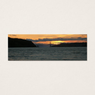 Marca del libro - Puente al atardecer