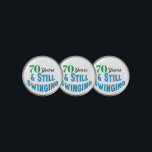 Marcador Para Pelotas De Golf Funny 70th Birthday Golf Ball Marker<br><div class="desc">Celebrar el 70 cumpleaños de un golfista al estilo con la edición de cumpleaños 70 de Funny Golf Ball Markers. Estos marcadores de pelota de golf hacen un regalo único y divertido para cualquier aficionado al golf que llegue a esta edad histórica. Con la divertida inscripción "¡70 años y aún...</div>