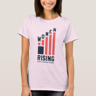 Marcha Femenina SF Mujeres levantando camiseta