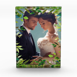 Marco botánico con foto y monograma