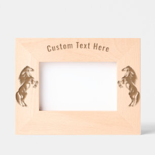 Marco de caballos erguidos con texto personalizado