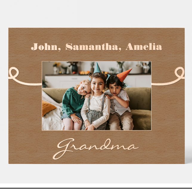 Marco de foto de madera personalizado con nombre d (Subido por el creador)