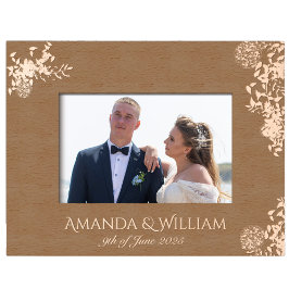 Marco de imagen grabado de boda finamente florecid