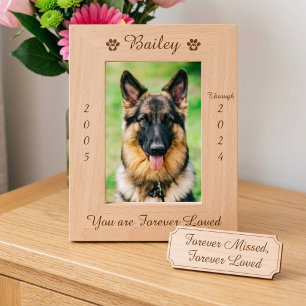 Marco de madera para memorial de mascota con huell