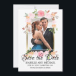 Marco dorado y rosas rosadas Guardar la tarjeta fo<br><div class="desc">La tarjeta Save the Date es romántica y de moda y muestra la fotografía de tu pareja rodeada de un marco dorado moderno y elegante. rosas rosas Rubor rosas, rosas rosadas rosadas y rosas cremosos de albaricoque embellecen el marco. Guardar la fecha se escribe a continuación en un guión que...</div>