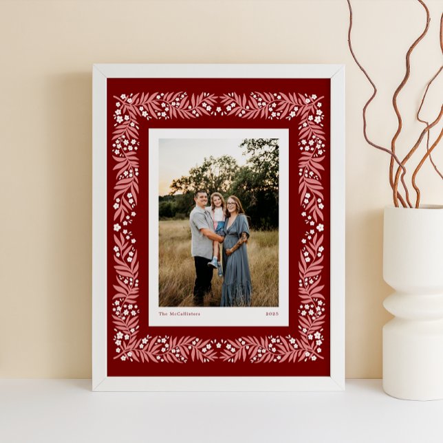 Marco floral de arte folclórico profundo rojo con  (Burgundy red Scandinavian folk art style frame with custom photo and text caption)