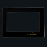 Marco Magnético Black Gold Modern Script Girly Monograma Nombre<br><div class="desc">Marco magnético con un sencillo guión de color negro y dorado. Esto hace que la graduación perfecta, el cumpleaños, el boda, la ducha de novia, el aniversario, la ducha de bebé o la fiesta de soltera sea un regalo para alguien que ama el lujo glam y los estilos de moda....</div>