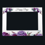 Marco Magnético Happy Days Personalizable Purple Floral<br><div class="desc">marco personalizar con una línea de texto. Agregue la ubicación,  el año,  el evento o los nombres como desee. Envuelve tus días felices momentos memorables en este original marco de fotos con flores moradas. Capturar esas ocasiones especiales</div>