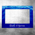 Marco Para Fotos Magnético Boda personalizado de caligrafía de ondas ultra az<br><div class="desc">Fotografía digital digitalmente realzada de aguas profundas en el lago Tahoe de mi último viaje de pesca. Un regalo sencillo y atractivo para una pareja que tenía un boda de Tahoe. Crea tu propio fotograma personalizado. Se puede personalizar el tipo de letra del guión de caligrafía blanca.</div>