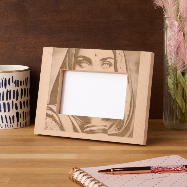 Marcos Grabados Belleza enigmática: Diseño de mujer oriental (Izquierda)