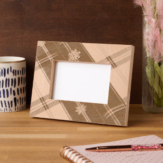 Marcos Grabados Cozy Checked Picture Frame